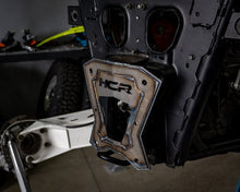 Load image into Gallery viewer, Polaris Pro XP Radius Rod Back Plate